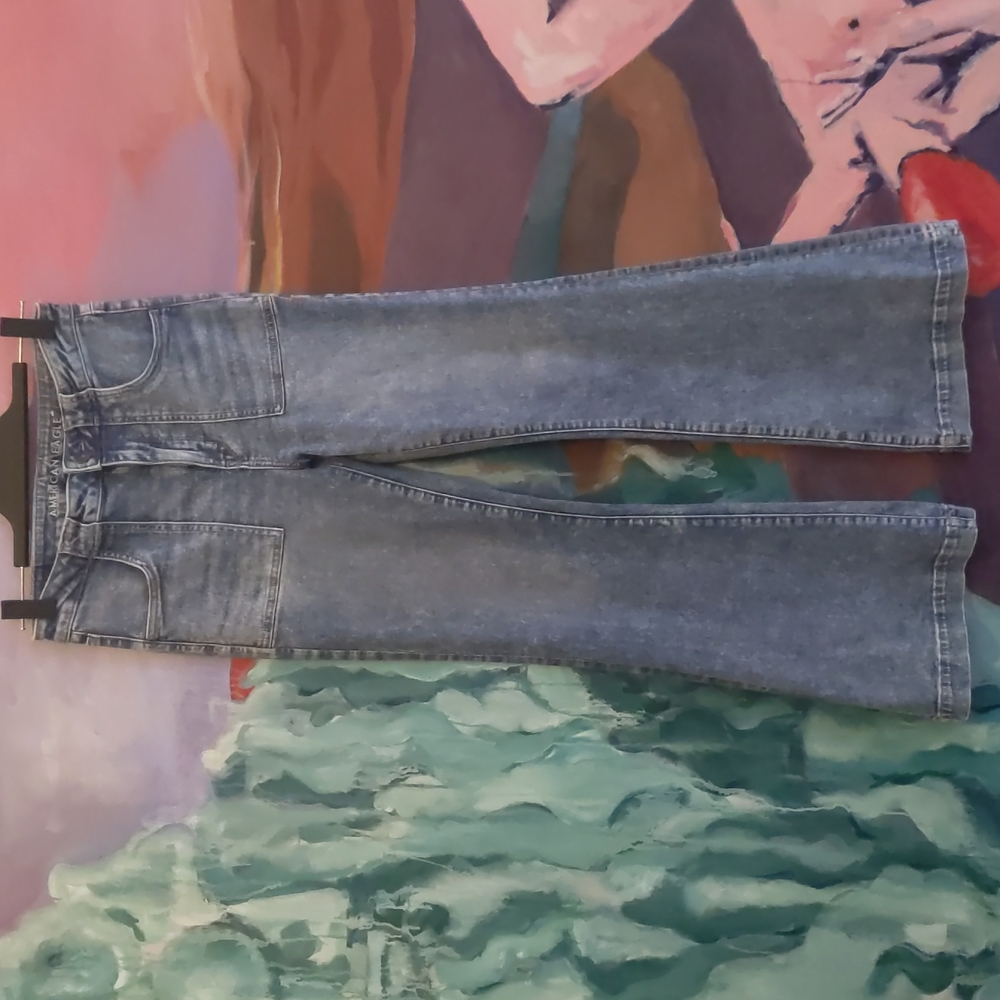 American Eagle Sz 28 Super High-Rise Flare Medium Wash